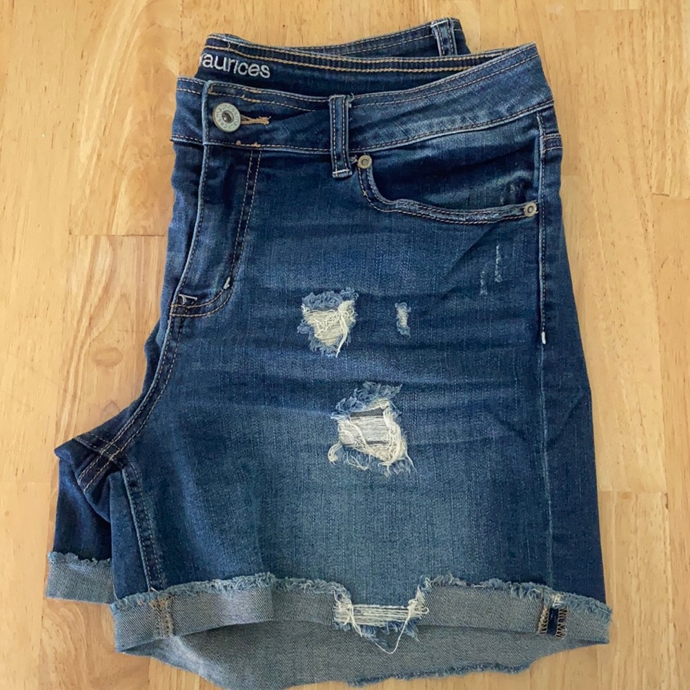 Maurice’s Distressed Shorts | Size 11/12